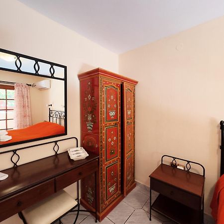 Villa Eleni Seaside Apartments Platanés 外观 照片